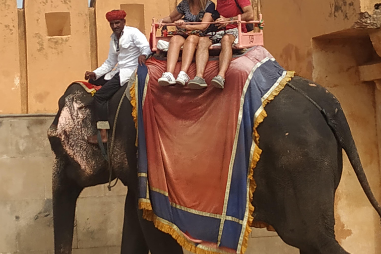 Jaipur: Stadtpass mit privatem Auto und Guide