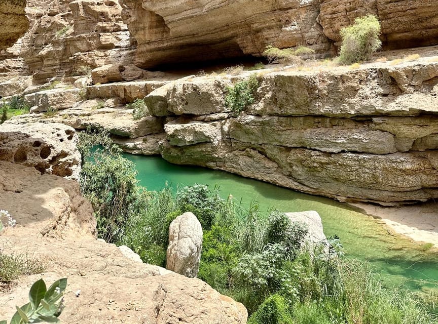 Ab Muscat: Tagestour Wadi Shab und Bimmah Sinkhole | GetYourGuide