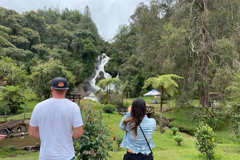 MEDELLÍN: GUATAPÉ, EL PEÑOL, RETIRO I WODOSPADY TEKENDAMITA