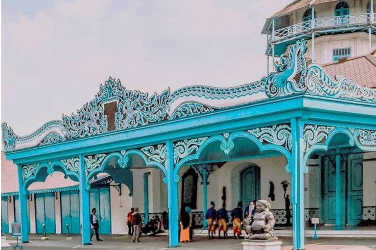 Surakarta : Full-Day Highlights Tour – All Inclusive Surakarta : Full-Day Highlights Tour - All Inclusive