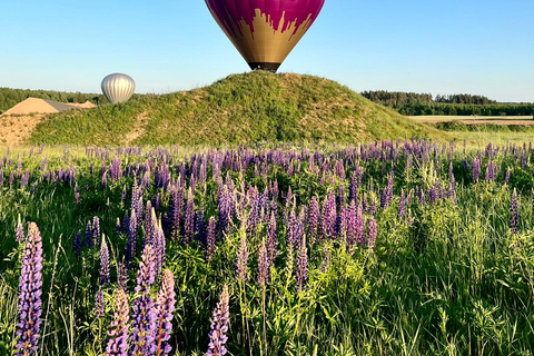 Trakai Hot Air Balloon Flight with Champagne & Small Gifts