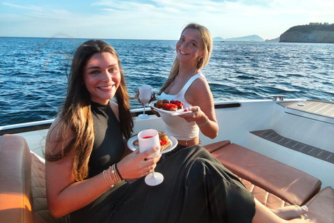 Naples: America’s Cup Boat Experience & Posillipo Swim 2027 Louis Vuitton Cup Semi-Finals – Jun 16–20