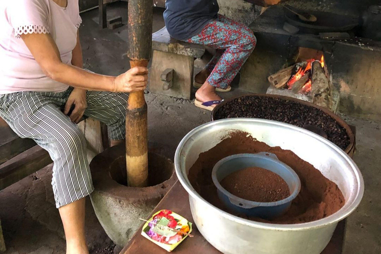 Ubud: Discover Hidden Waterfalls with Swing & Rice Terrace Private Tour with Entry Tickets