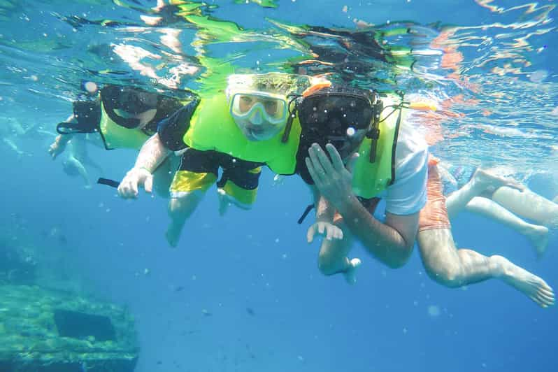 bridgetown-carlisle-bay-glass-bottom-boat-with-snorkeling-getyourguide