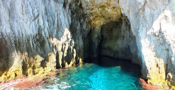 Syracuse: 2-Hour Boat Tour of Ortigia Island, Caves and Plemmirio