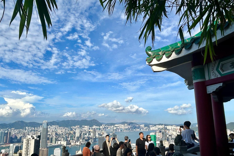 Hong Kong: 360 Panorama Sunset Hike to the Peak with Local Hong Kong: 360° Panorama Sunset Hike to the Peak with Local