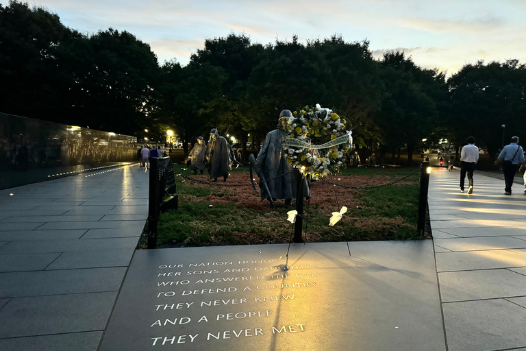 DC : visite en petit groupe au coucher du soleil .