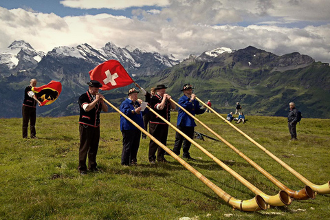 From Grindelwald: First Cliff Walk and Cable Car Tour