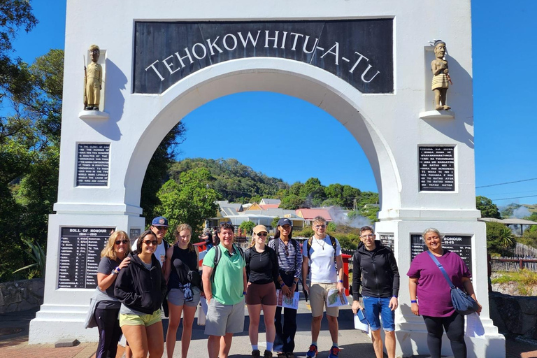 Auckland: Rotorua Living Maori Village Tour w/ Haka & Lunch