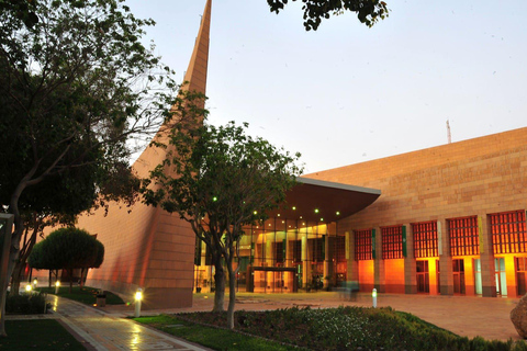 Riyadh: Heritage Tour from National Museum to Souq Ushaiger Private car transfer with tour guide (price for two people)