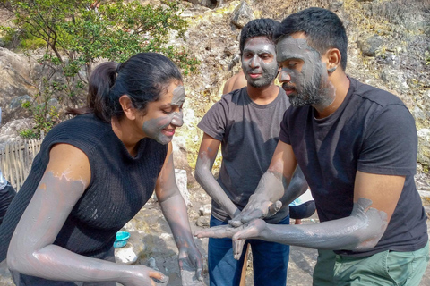 Bandung: cratere vulcanico, sorgenti termali, bagni di fango e tè