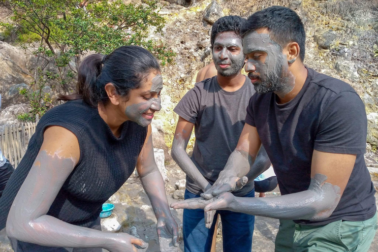 Bandung: cratere vulcanico, sorgenti termali, bagni di fango e tè