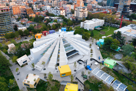 Tirana: Visita cultural con la Casa de las Hojas