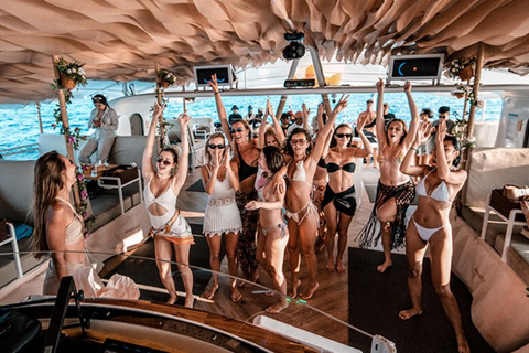 Phuket：New Year’s Eve Cruise with Fireworks & DJ party Rhapsody Happy New Year Event Single ticket