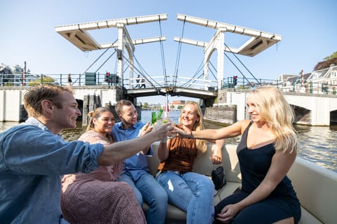 Luxury cruise, max 8 guests, with extensive open bar/nibbles