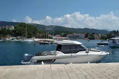 Krk : Louer un bateau Merry Fisher 795
