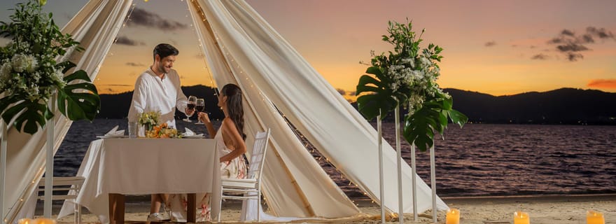 Dîner romantique sur la plage