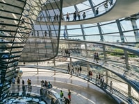 Berlin, Regierungsviertelrundfahrt und Reichstag Dombesuch - Hizvo
