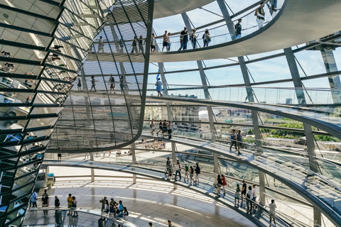 Berlin: Tour Government Quarter and visit the Reichstag dome regular public Tour in German