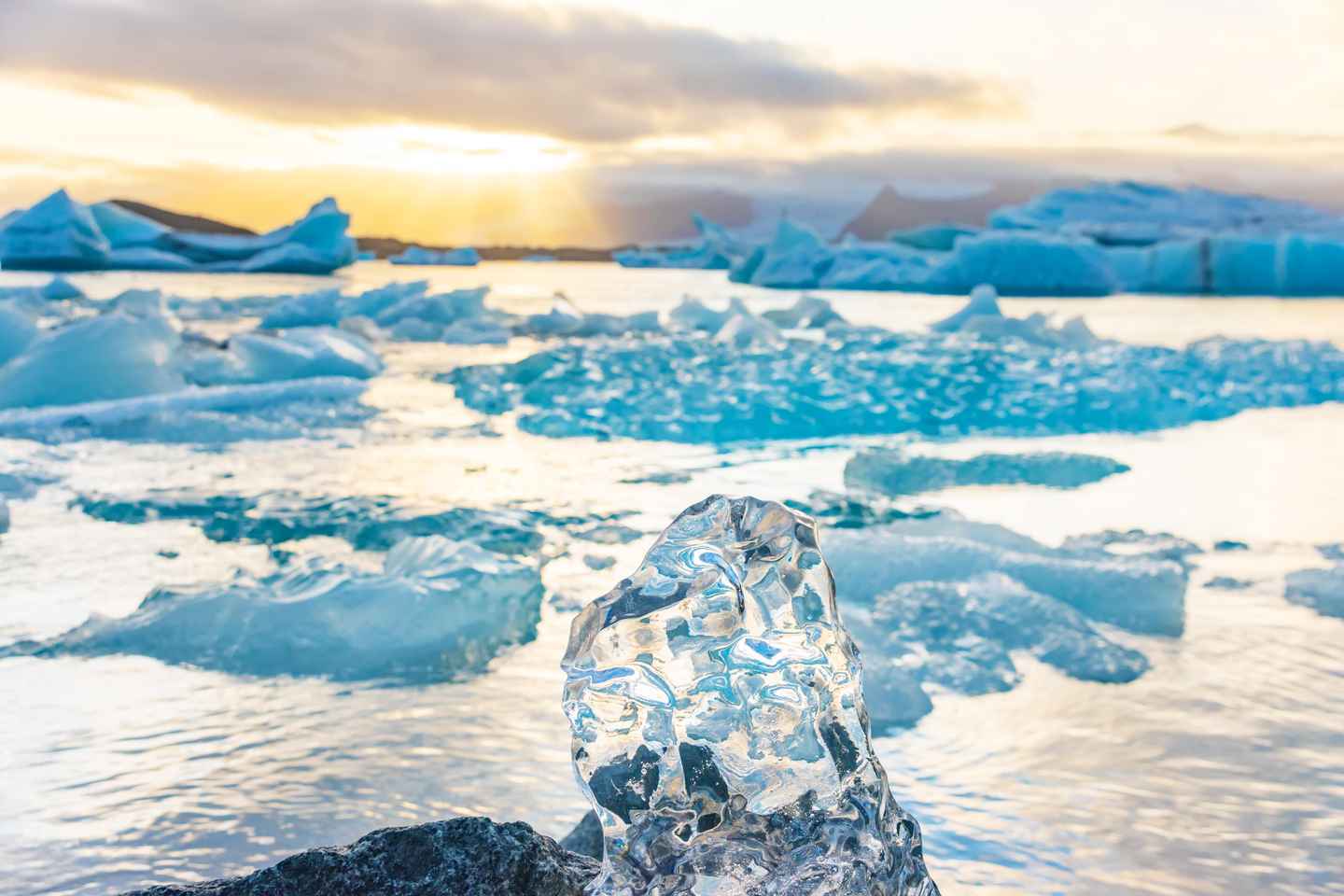 From Reykjavik: Exclusive Glacier Lagoon Private Day Tour