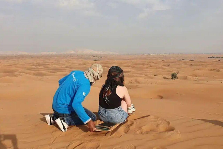 Doha: Wüstentour mit Kamelreiten, Sandboarding &amp; EssenDoha: geführte Wüstentour mit Kamelreiten, Sandboarding &amp; Essen