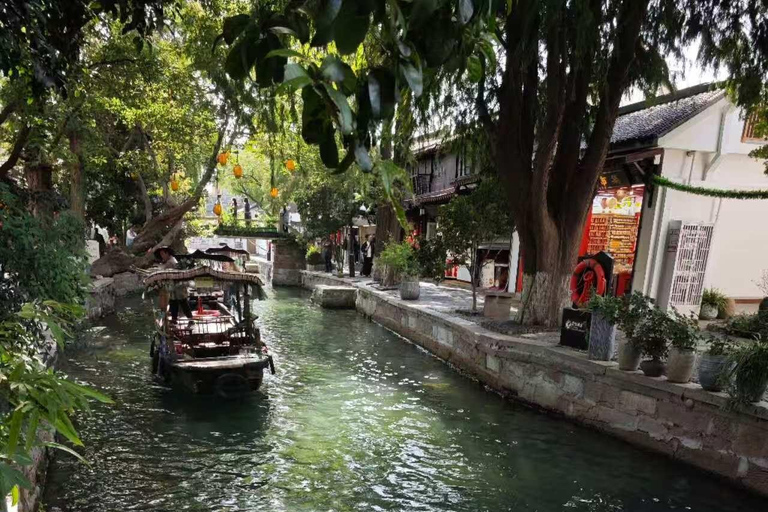 From Shanghai: Zhujiajiao Water Town Tour with Hotel Pickup