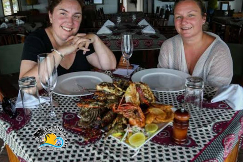 Wycieczka z delfinami Mnemba, las Jozani i restauracja The RockMiejsce zbiórki wyłącznie w Mnemba Transfer Point