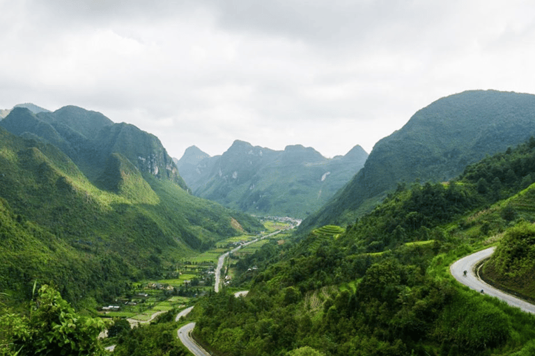 From Sapa/Hanoi: Ha Giang Loop 4 Days 3 Nights self-driving.