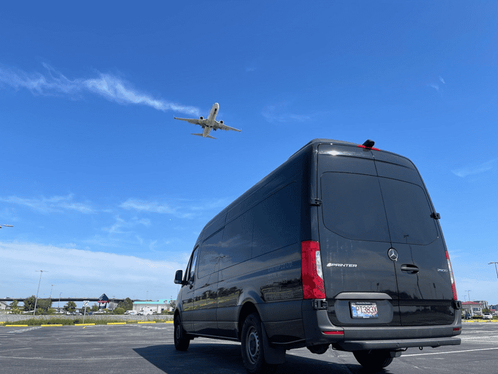 Vancouver Airport (YVR) to Seattle Downtown (Cruise) GetYourGuide