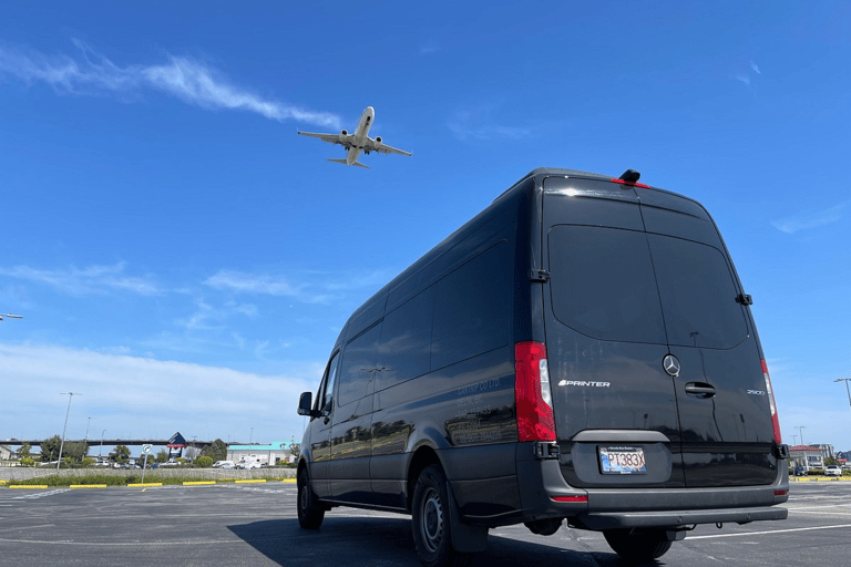 Vancouver: Privat skytteltrafik - Suburban/Benz vanBellingham Airport (BLI) till Vancouver Airport (YVR)