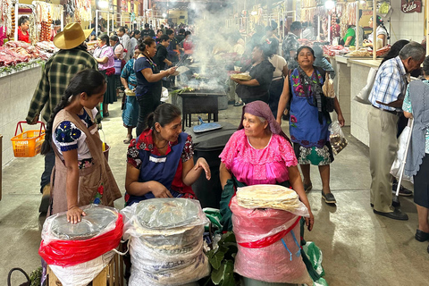 Let's eat at the Tlacolula Market on Sunday and drink Mezcal.