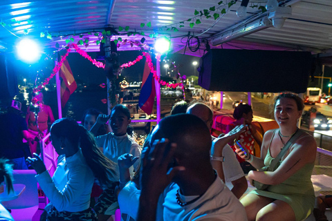 White Night Boat Party: Middagsbuffé, dans och öppen bar