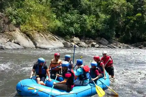 De MEDELLIN: Aventura de Rafting no Rio Cauca