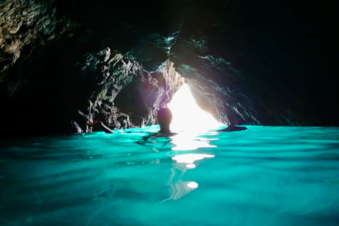 Makarska: 3-Island Speedboat Tour with Cave and Blue Lagoon Tour with Pick-up