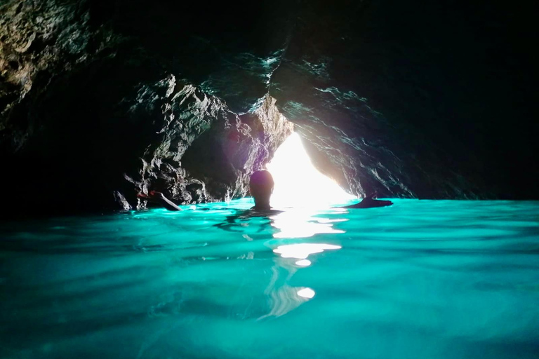 Makarska: 3-Island Speedboat Tour with Cave and Blue Lagoon Tour with Pick-up