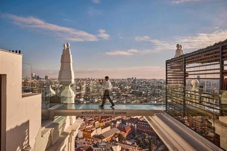 Madrid:360 Sky Bar Guaranteed Entry Ticket.€38 minimum spend