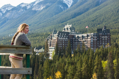 Calgary: Banff Gondola/Upper Hot Springs, Johnston CanyonResa Alberta Canmore Visitor Center kl. 9:00 Upphämtning