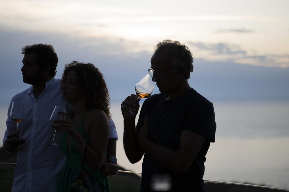 Lipari, Winery Tour and Sunset Wine Tasting yakınlarında yapılacak şeyler - Hizvo