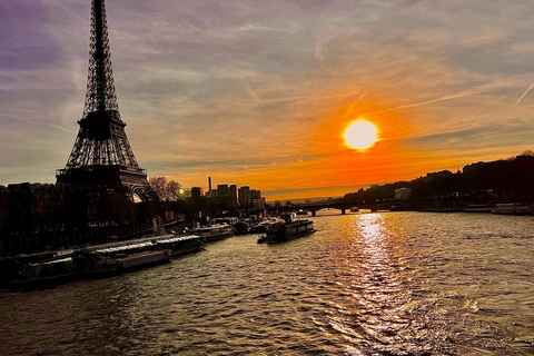 Paris: Night River Cruise On The Seine With Waffle Tasting