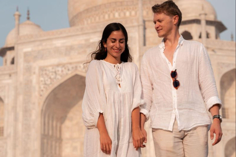 Taj Mahal sin colas y tour de la ciudad de Agra – Especial para parejasTour de la ciudad de Agra y el Taj Mahal con opción de guía