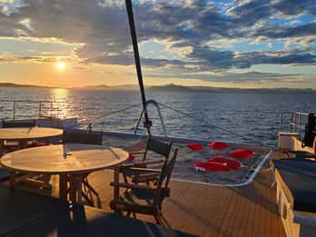 Hyères : Dîner-croisière en catamaran au Fort de Brégançon