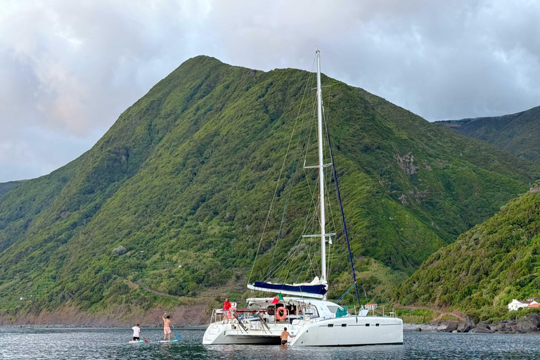 Shared Tour Catamaran Sailing: Vila Franca Islet & Beaches