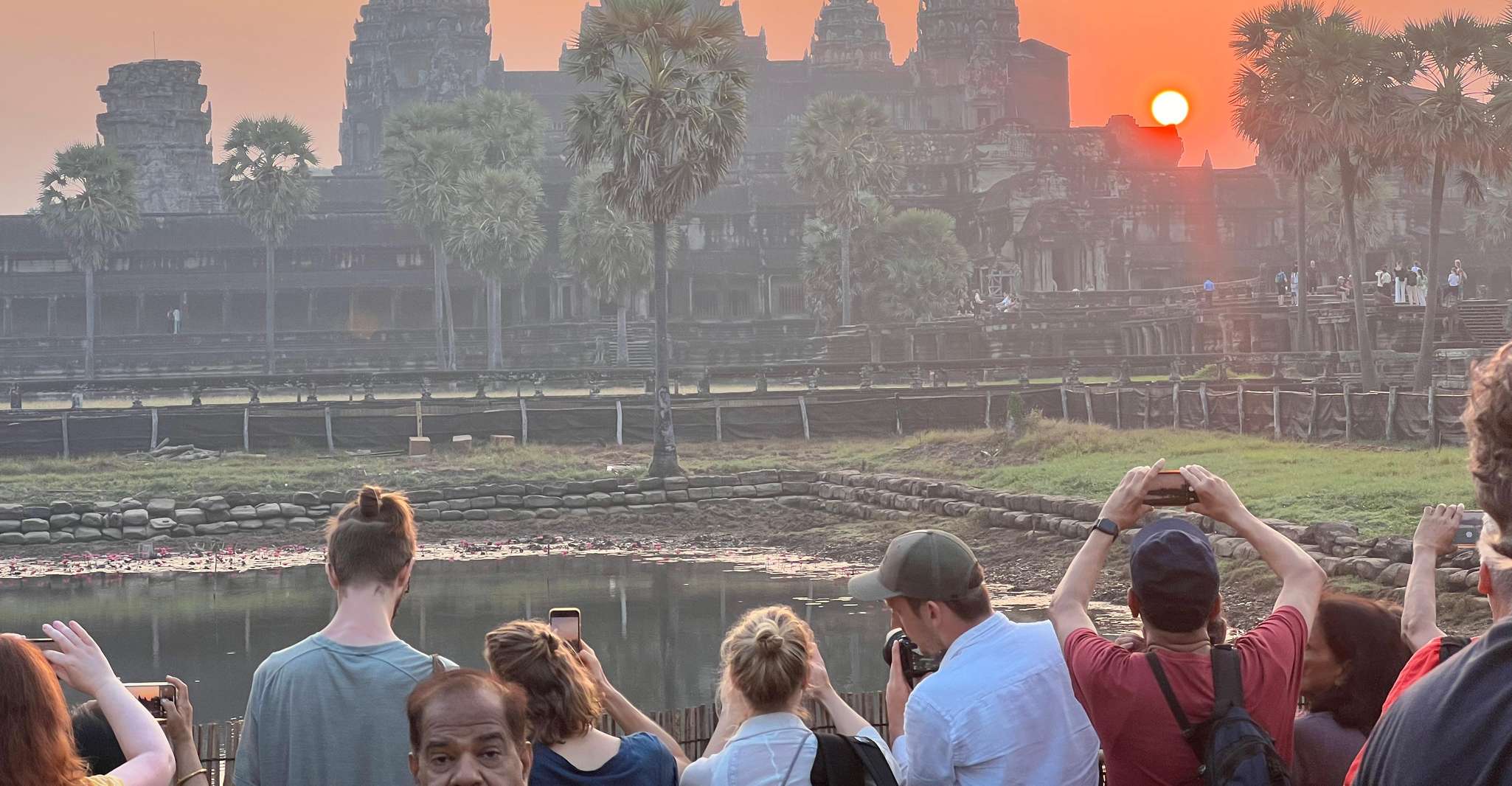 Angkor Wat Historical Tour - Housity