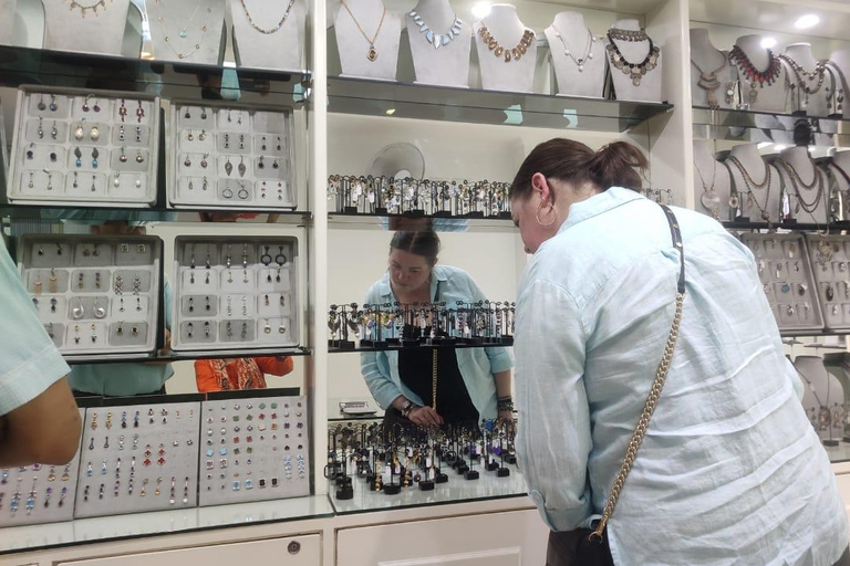 Old Delhi Jewelry & Embellishment Walk (Half-Day, Women-Led)