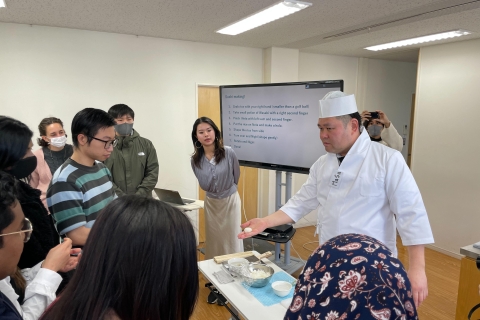 Tokio: Warsztaty robienia sushi i zostań mistrzem sushi w TsukijiWarsztaty sushi
