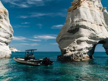 3 Islands Private Cruise: Milos - Polyaigos - Kimolos