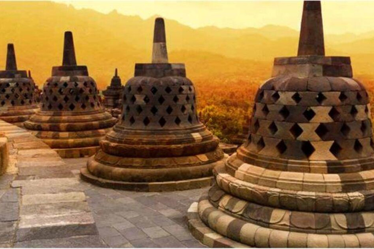 Yogyakarta: Borobudur climb-up guarantee & Prambanan temple Sharing: Borobudur climb-up guarantee & Prambanan temple