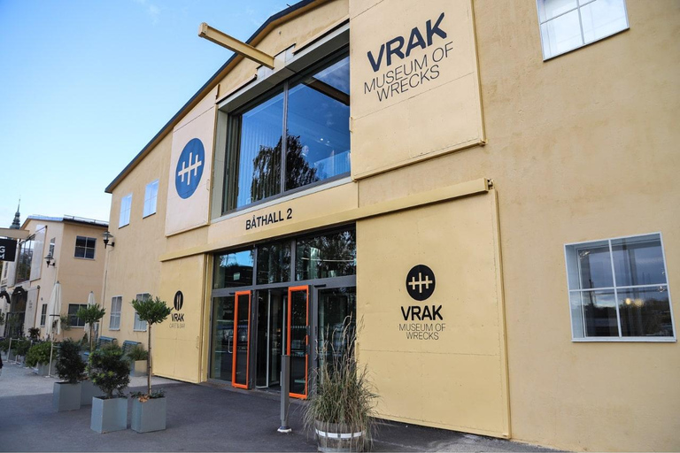 Estocolmo: Museo Vasa, Vrak y tour guiado en barco por los canalesEstocolmo: Museo Vasa, Vrak y tour en barco por los canales con guía