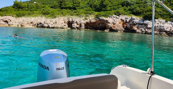 Private Elafiti Boat Tour- Visit Blue Cave and beach Sunj