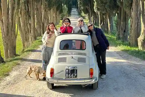 2-timmars självkörning på morgonen i en vintage Fiat 500